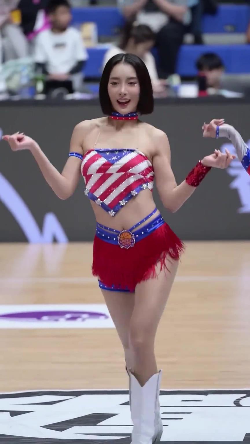 太離譜了 ！幾乎是完美女人！